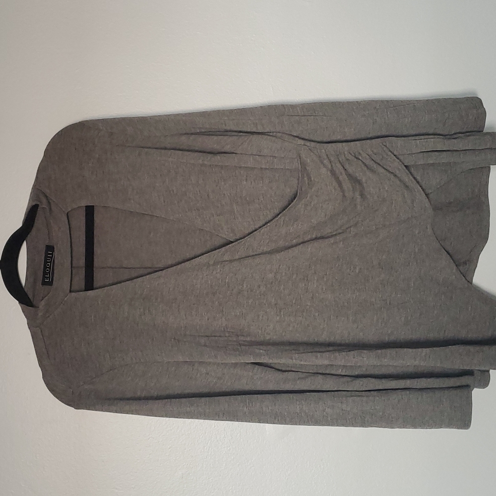 Lightweight knitted blouse